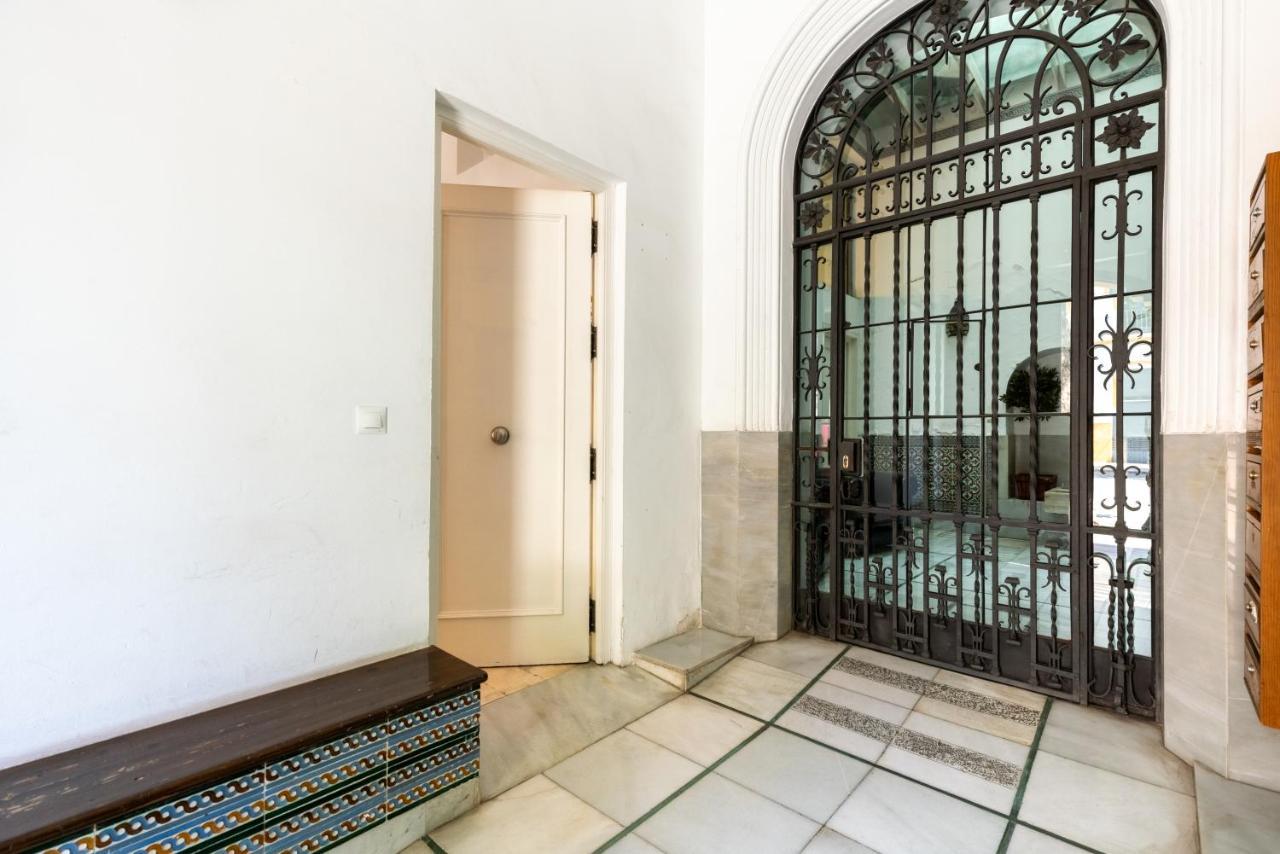 Apartamento Trahzo Seville Exterior photo